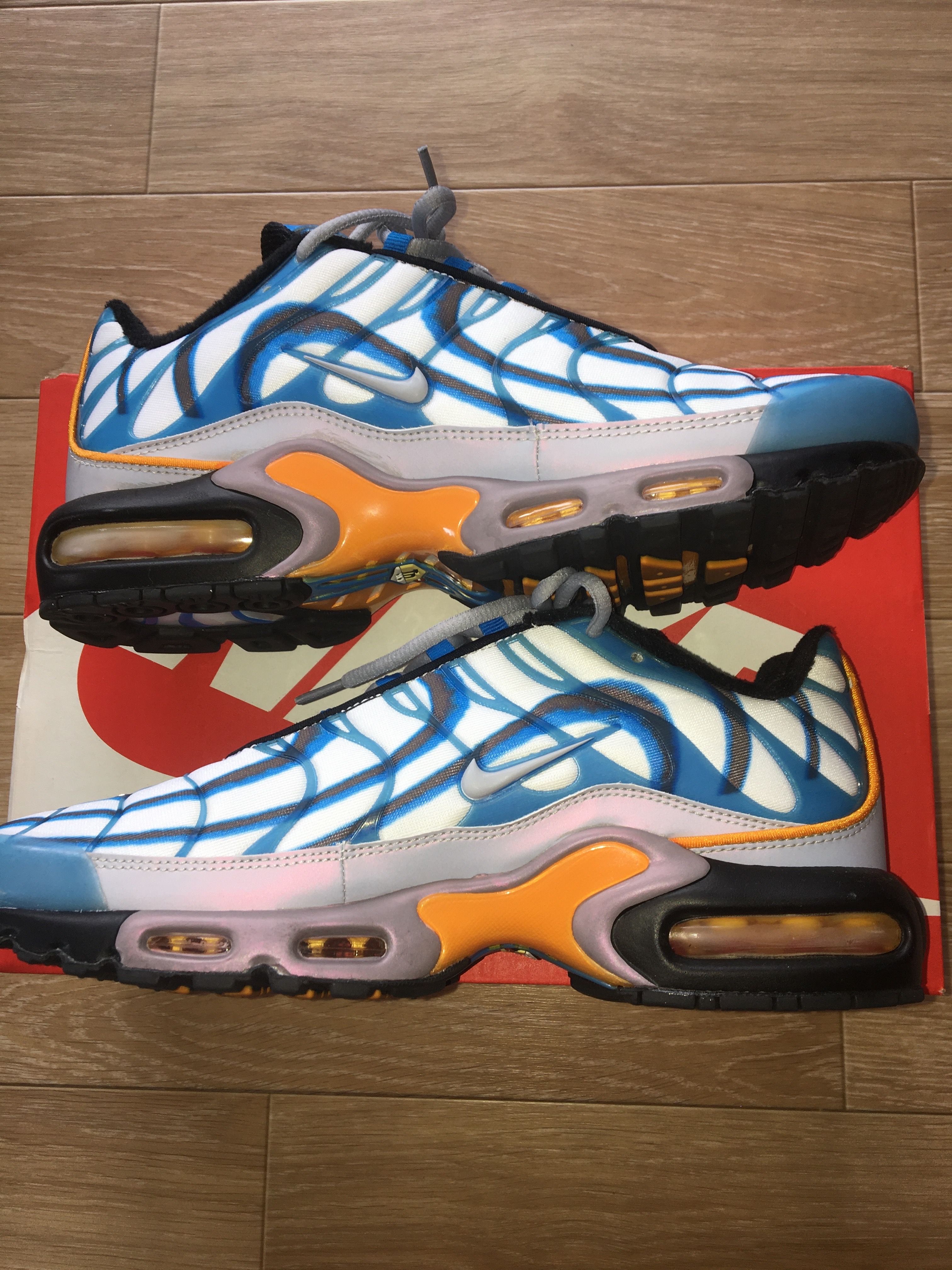 NIKE AIR MAX PLUS DELUXE