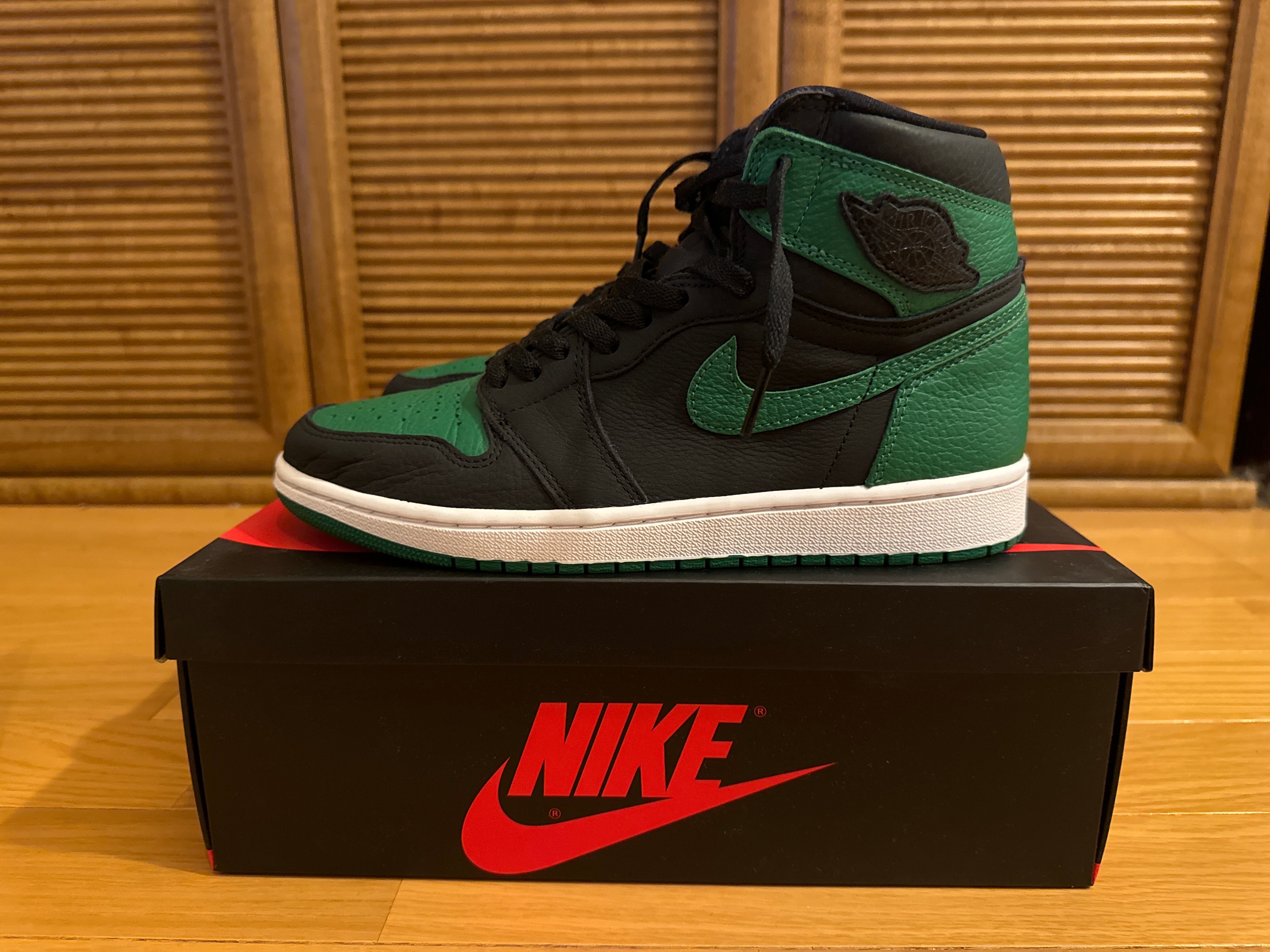 Nike Air Jordan 1 Retro High OG "Black/Pine Green" (2020)      