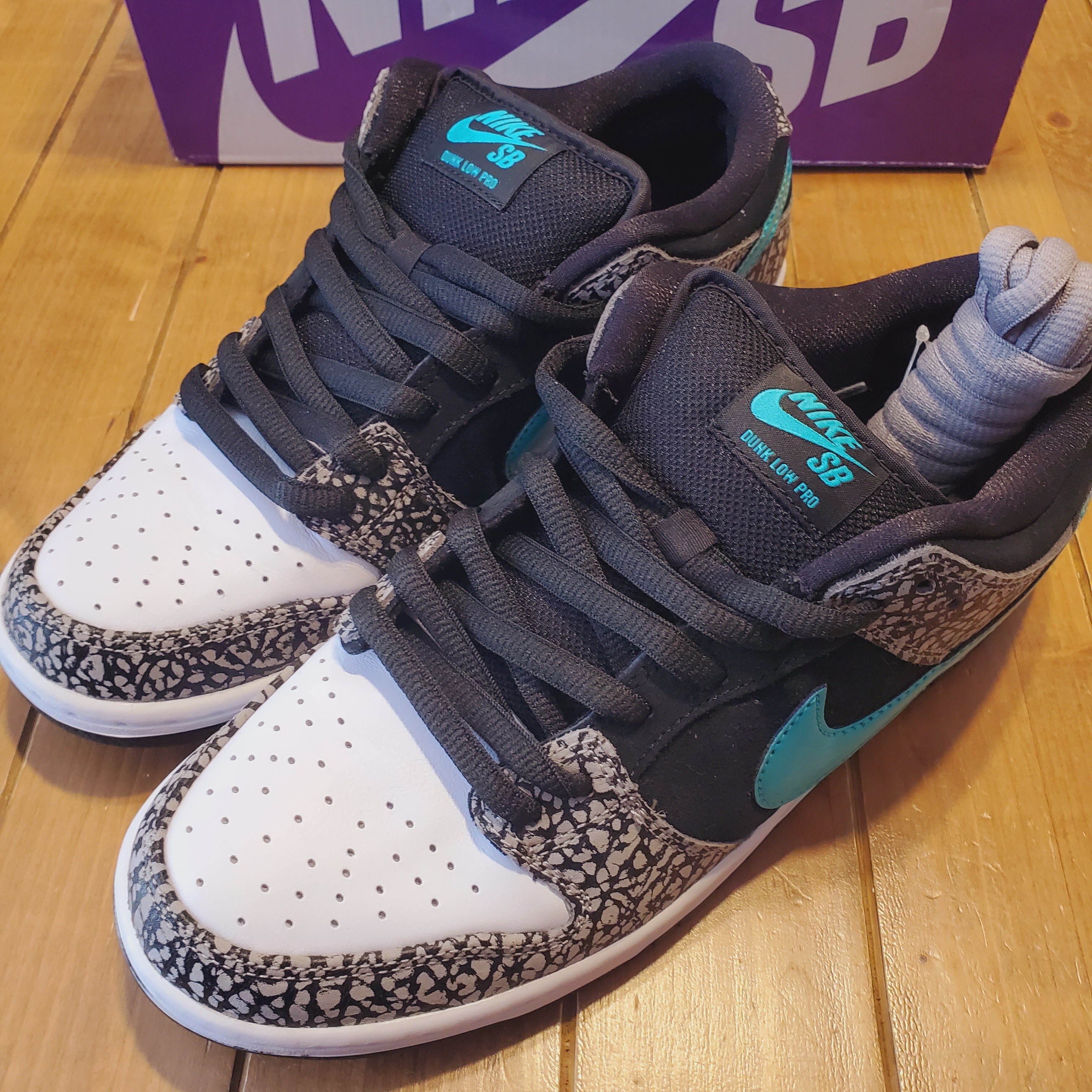 Nike SB Dunk Low "Elephant/Safari"