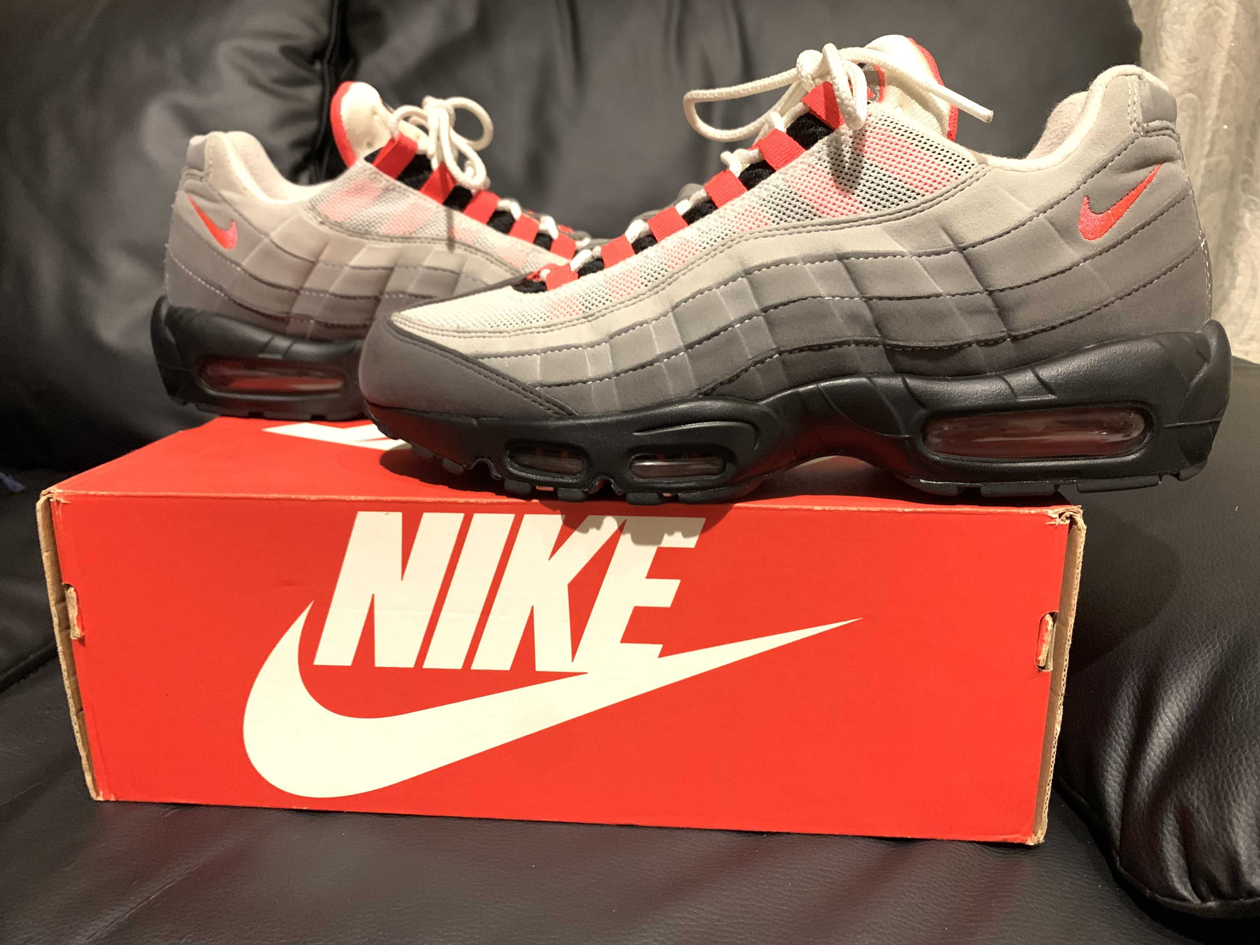 Nike Air Max 95 "White/Solar Red"
