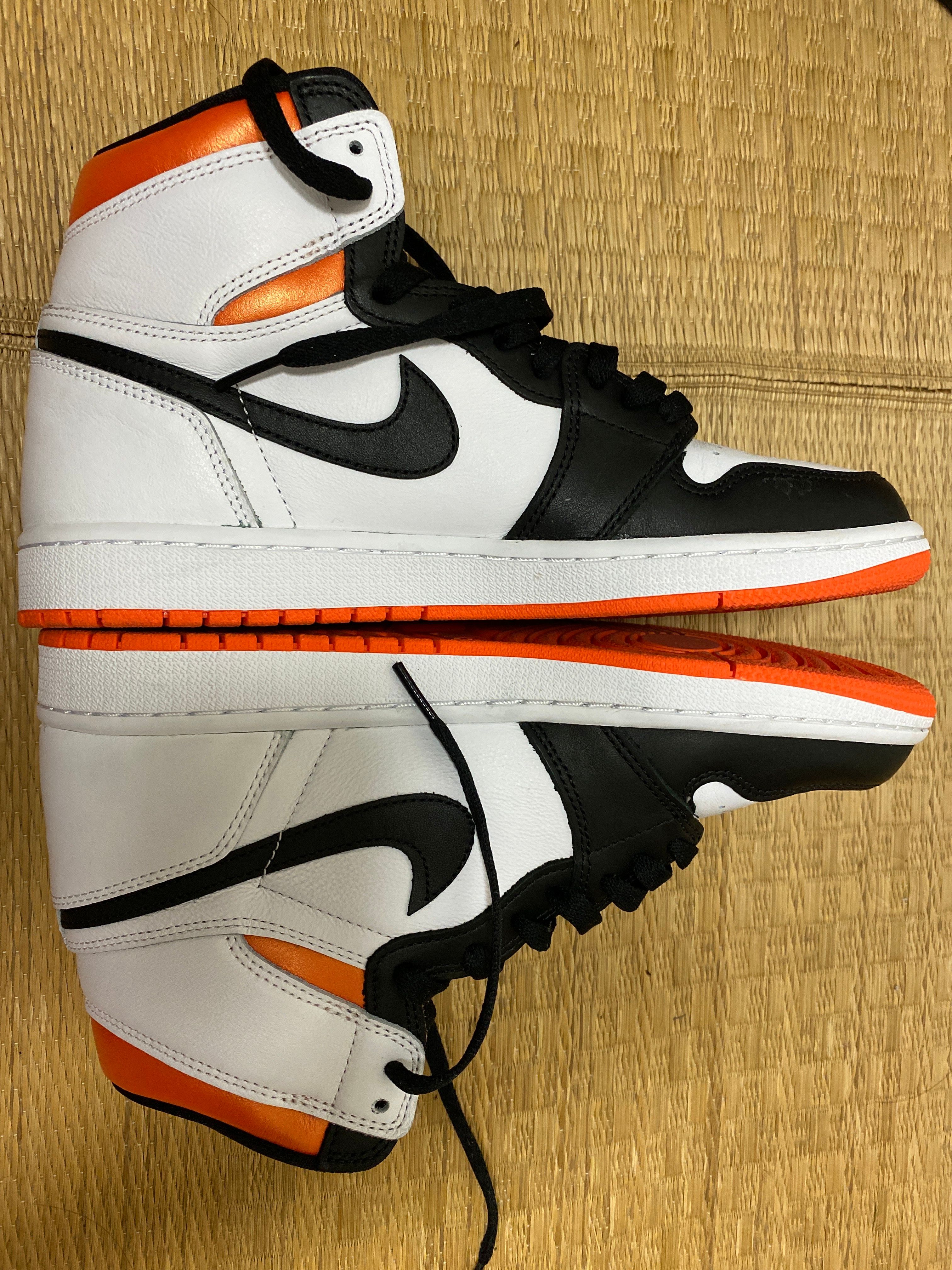 Nike Air Jordan 1 Retro High OG "Electro Orange"