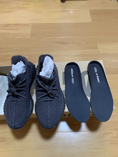 adidas YEEZY Boost 350 V2 "Black"