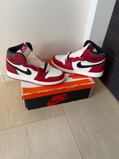 Nike GS Air Jordan 1 High OG "Lost & Found/Chicago"