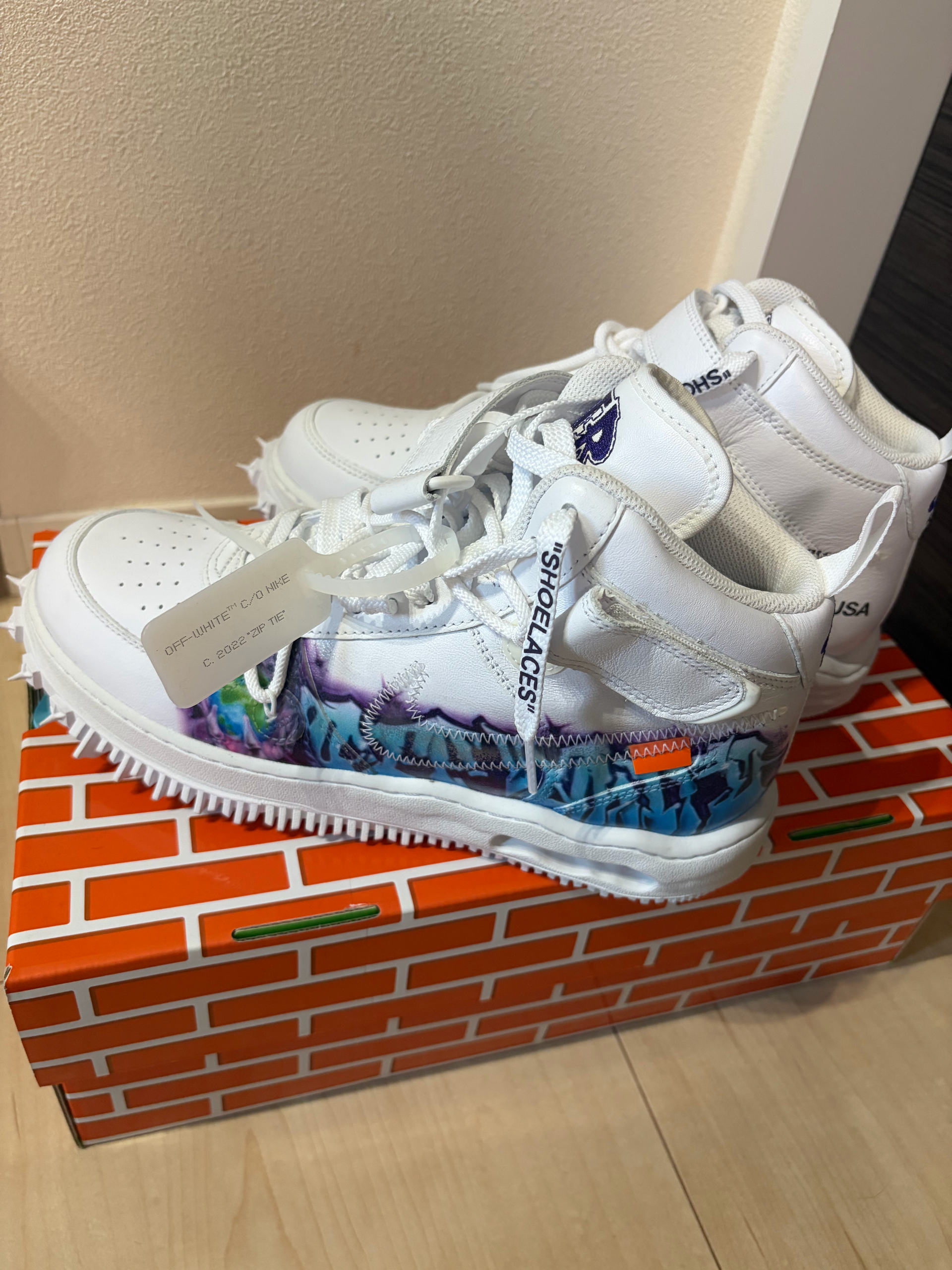 Off-White × Nike Air Force 1 Mid "Graffiti"