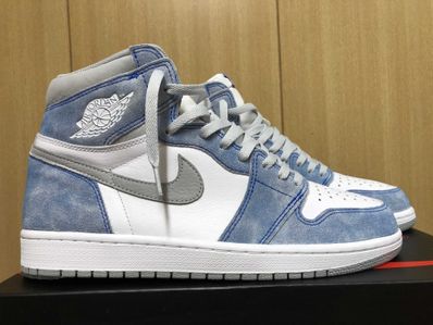 Nike Air Jordan 1 High OG "Hyper Royal"