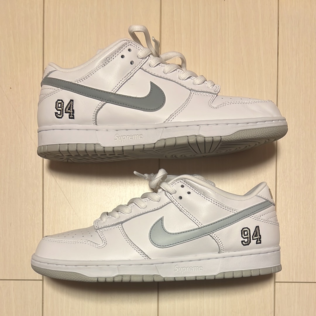 Supreme × Nike SB Dunk Low "White/Metallic Silver" (25FW Week2)
