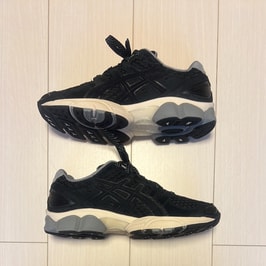 エンノイ × アシックス ゲルニンバス9 "ブラック/シートロック" (1201A986-002)