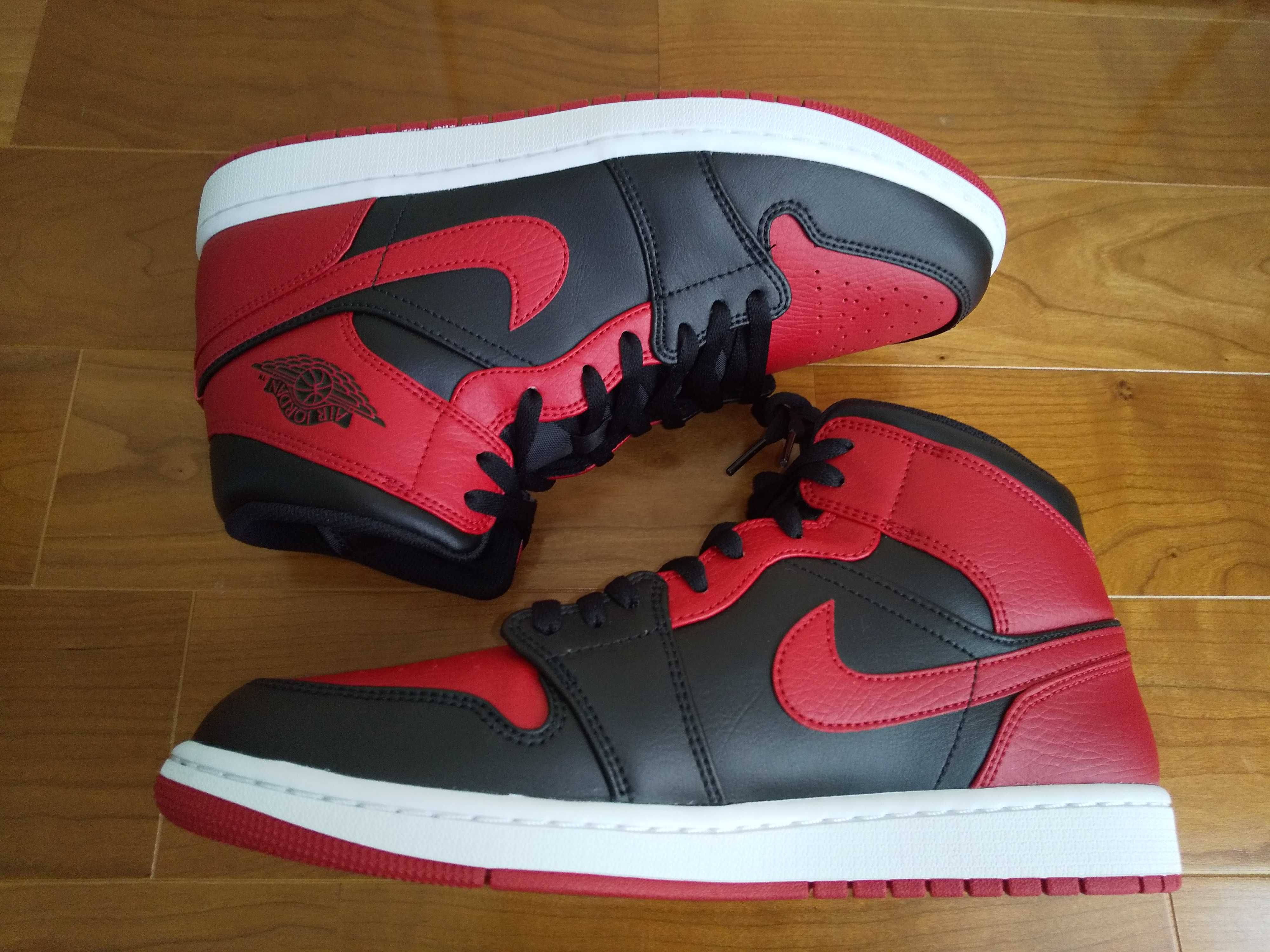 Nike Air Jordan 1 Mid "Bred"
