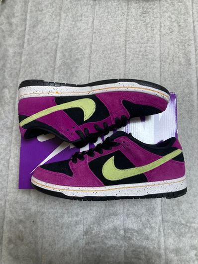 Nike SB Dunk Low "Red Plum"