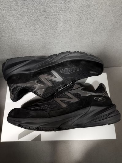 New Balance 990V6 "Triple Black"