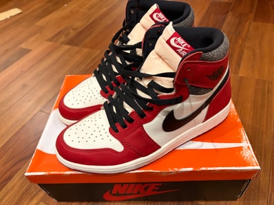 Nike Air Jordan 1 High OG "Lost & Found/Chicago"