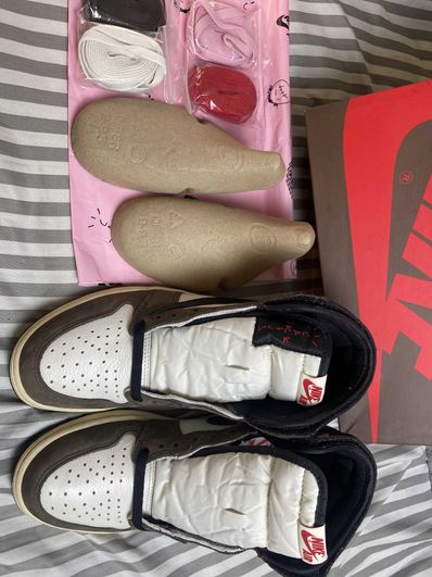 Travis Scott × Nike Air Jordan 1 Retro High OG TS SP "Sail/Dark Mocha"