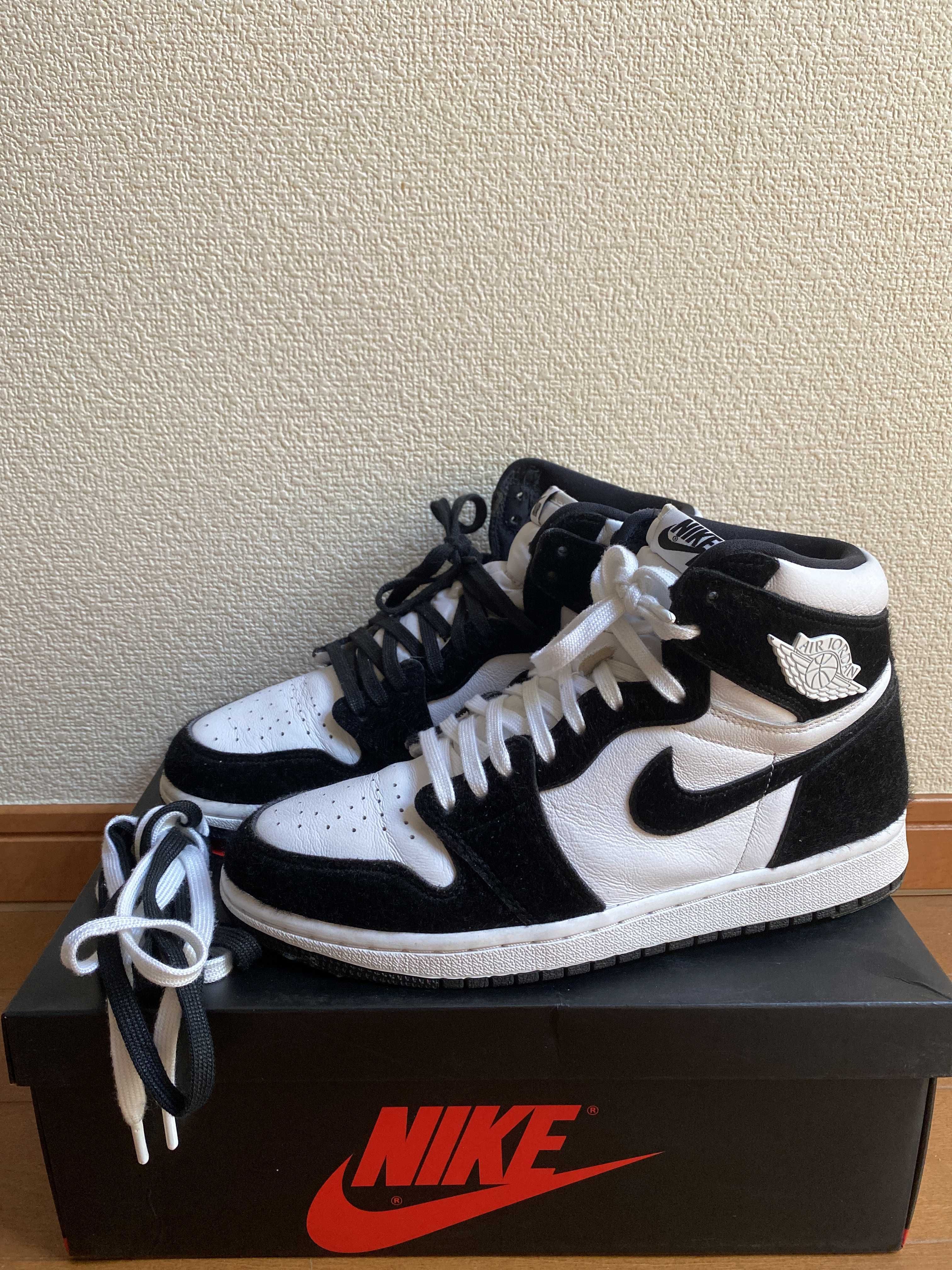 Nike Women's Air Jordan 1 Retro High OG "Black/White"