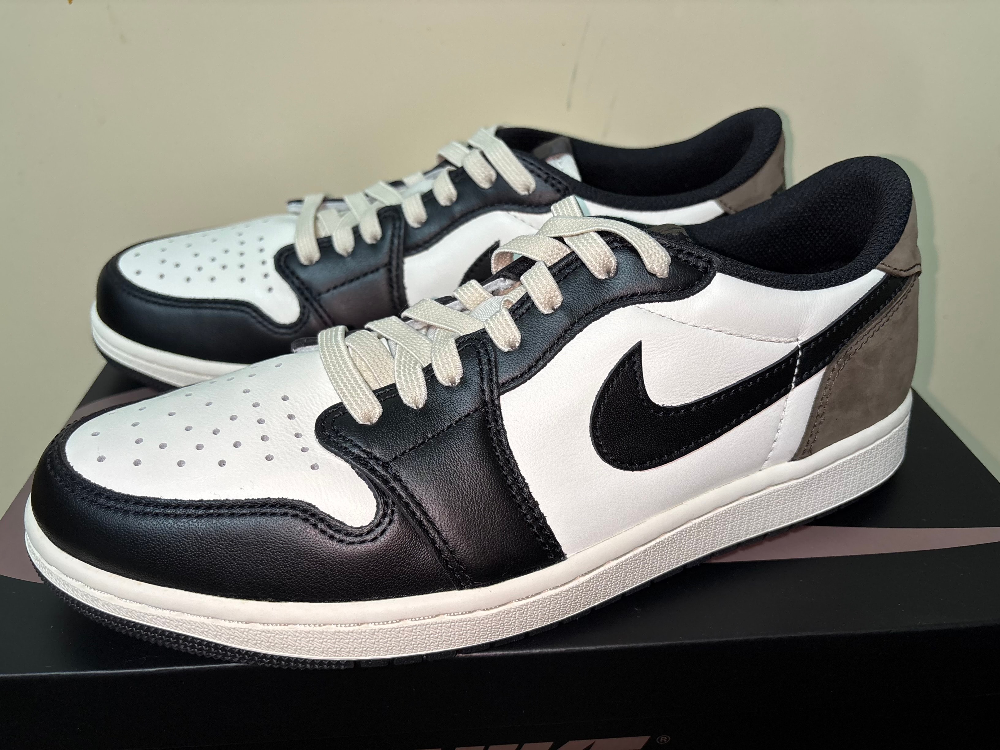 Nike Air Jordan 1 Retro Low OG "Mocha"