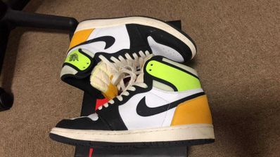 Nike Air Jordan 1 High OG "Volt Gold"