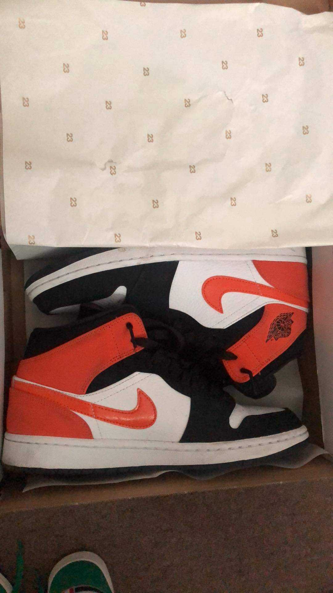 NIKE AIR JORDAN 1 MID "SHATTERED BACKBOARD"