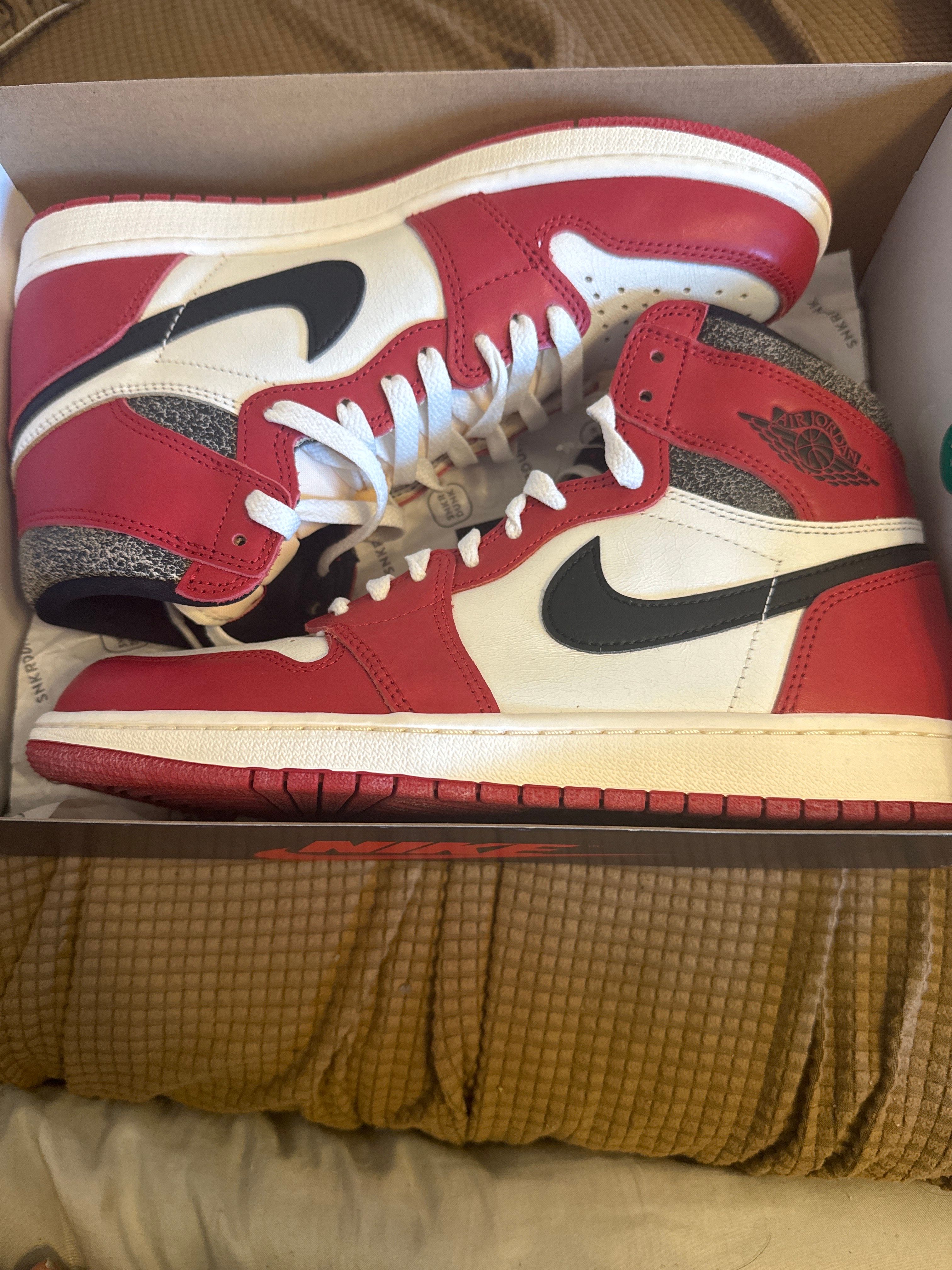 Nike Air Jordan 1 High OG "Lost & Found/Chicago"