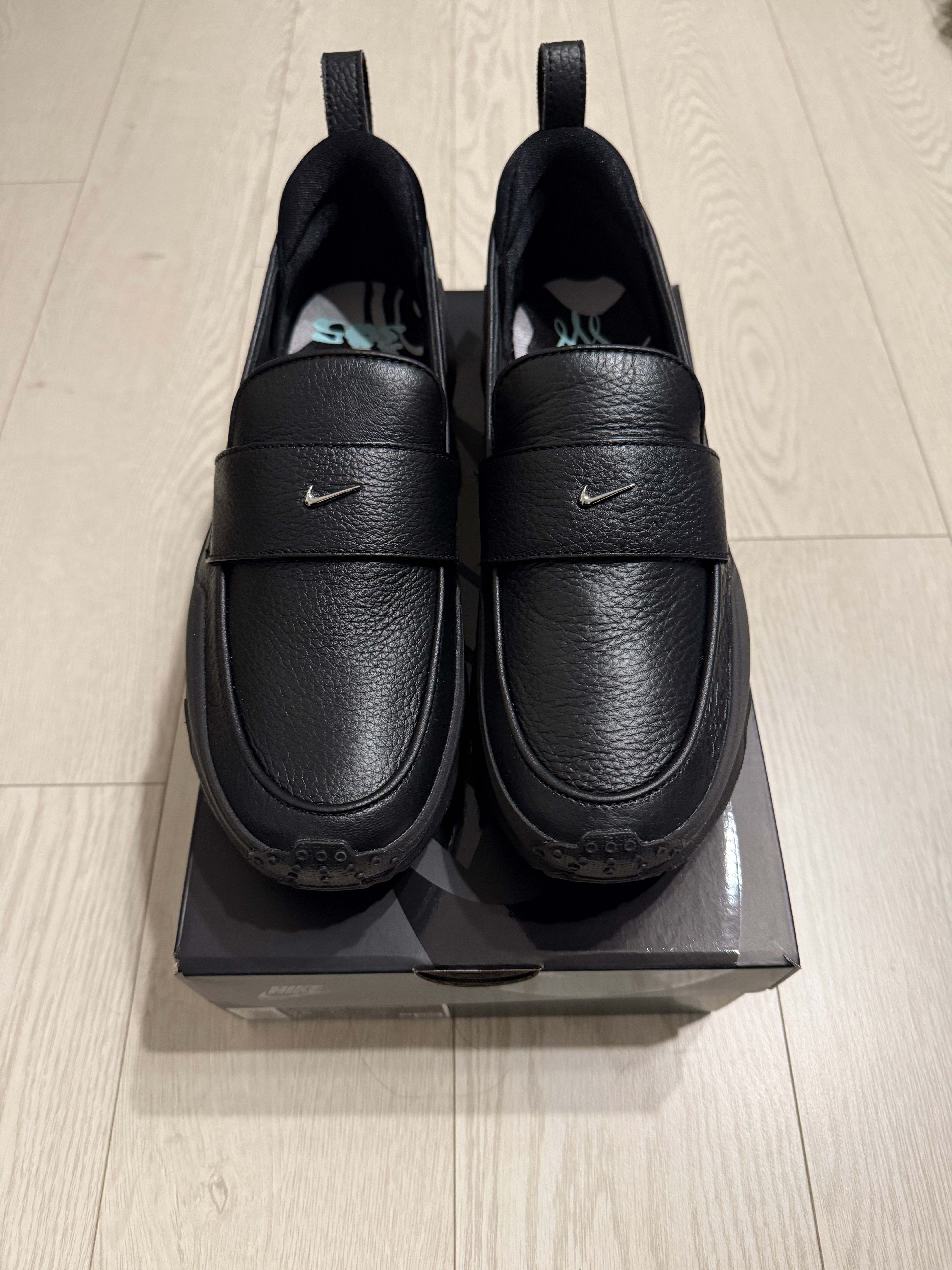 SWDC × Nike Women's Air Max Phenomena "Black/Metallic Silver"