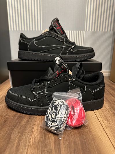 Travis Scott × Nike Air Jordan 1 Low OG SP "Black Phantom"