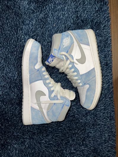 Nike Air Jordan 1 High OG "Hyper Royal"