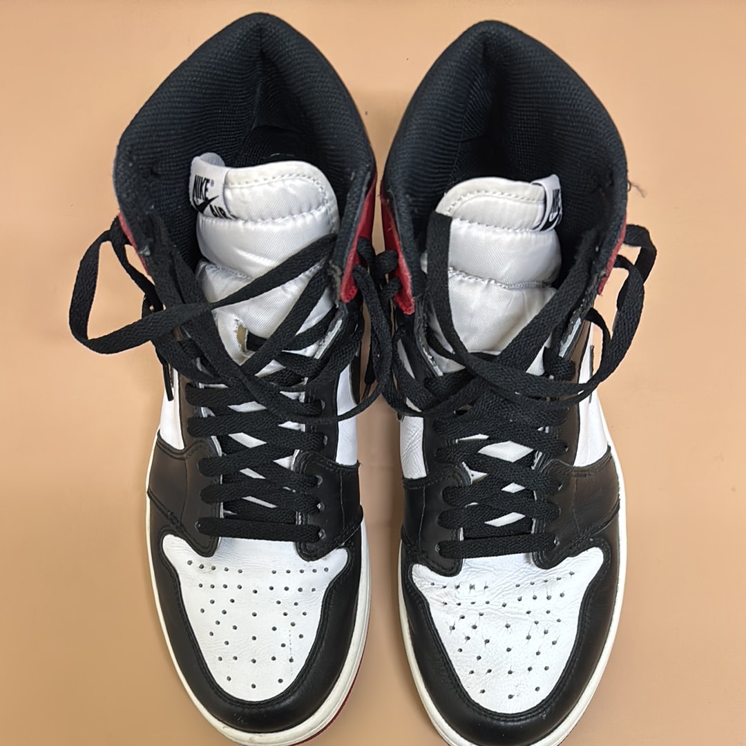 Nike Air Jordan 1 Retro High OG "Black Toe"