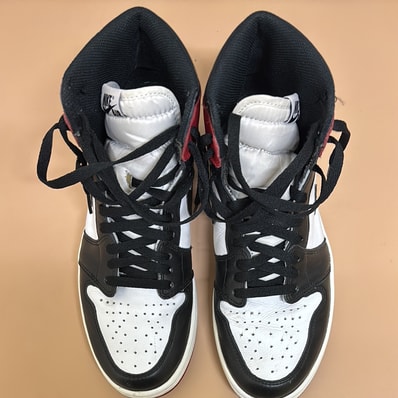 Nike Air Jordan 1 Retro High OG "Black Toe"