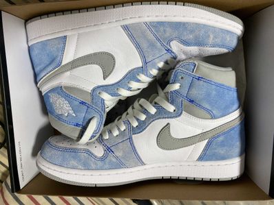 Nike Air Jordan 1 High OG "Hyper Royal"