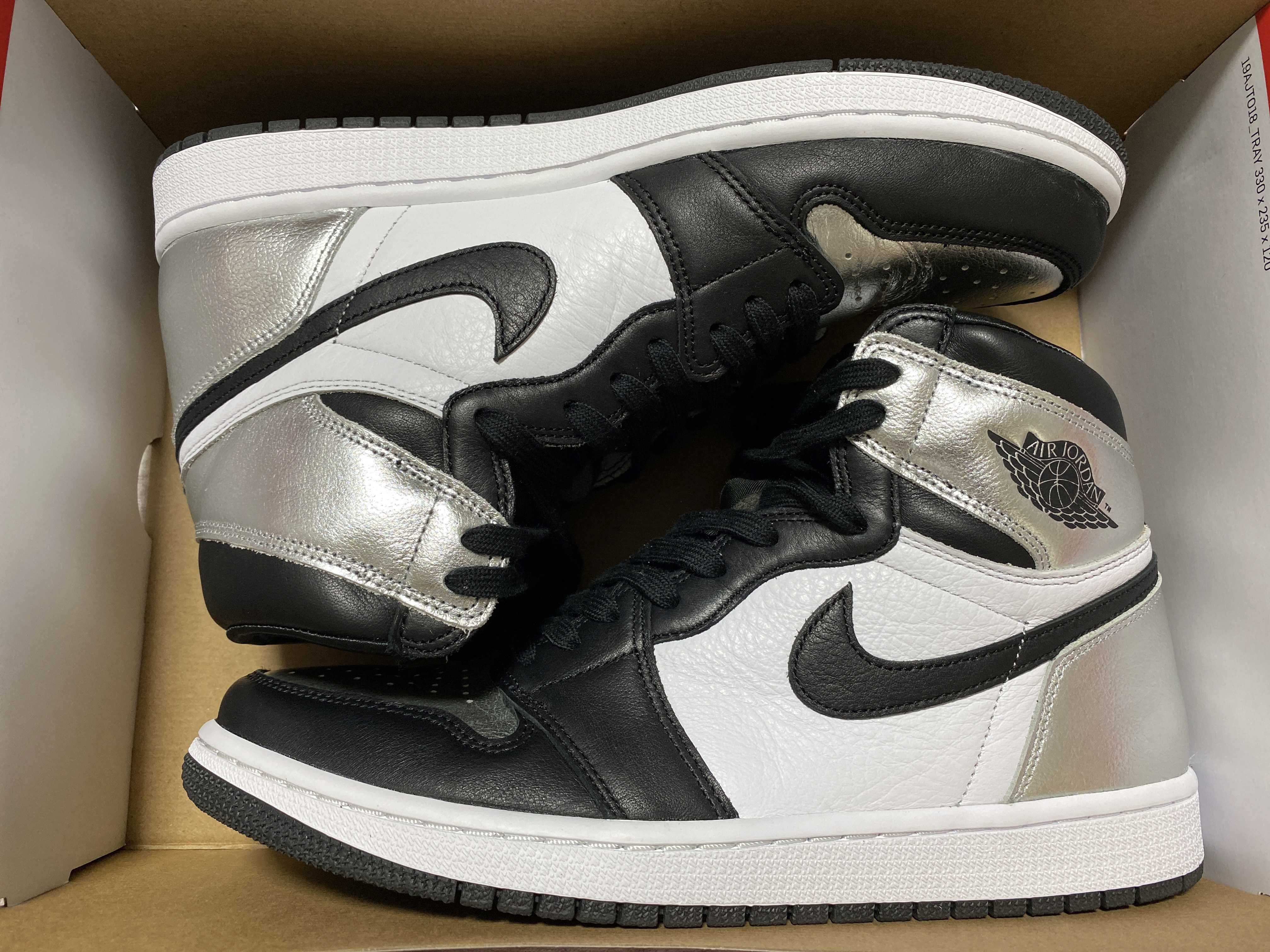 Nike Women's Air Jordan 1 Retro High OG "Silver Toe"