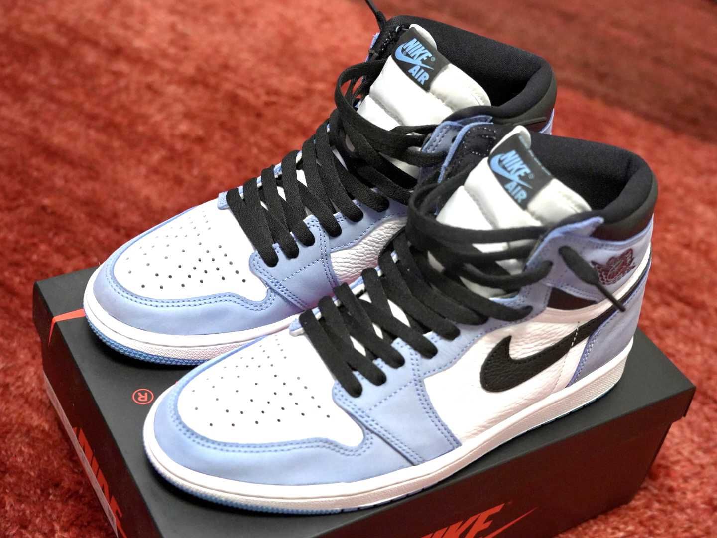 Nike Air Jordan 1 High OG "University Blue"