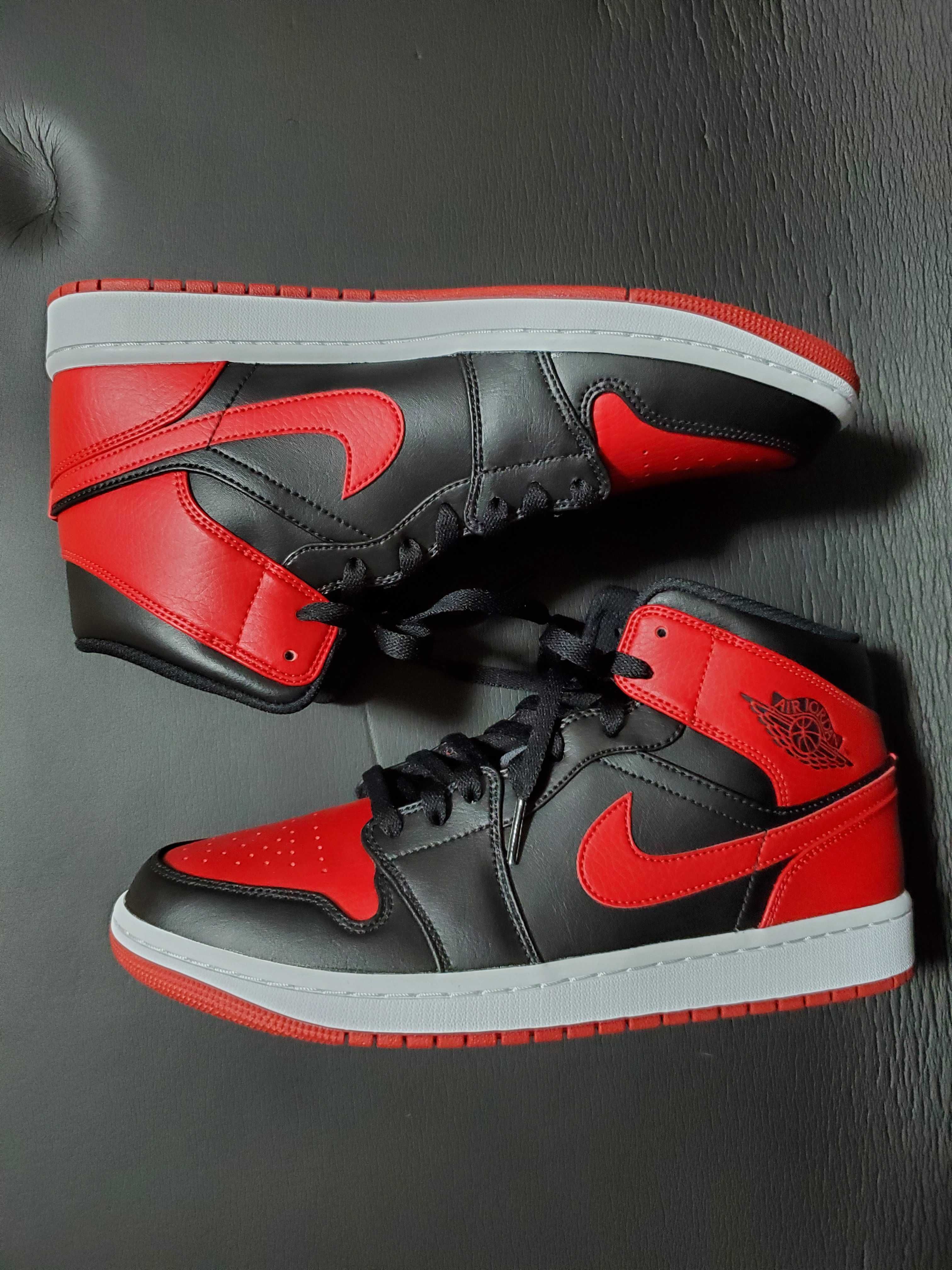 Nike Air Jordan 1 Mid "Bred"