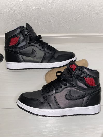 Nike Air Jordan 1 Retro High OG "Black/Metallic Silver/Gym Red"