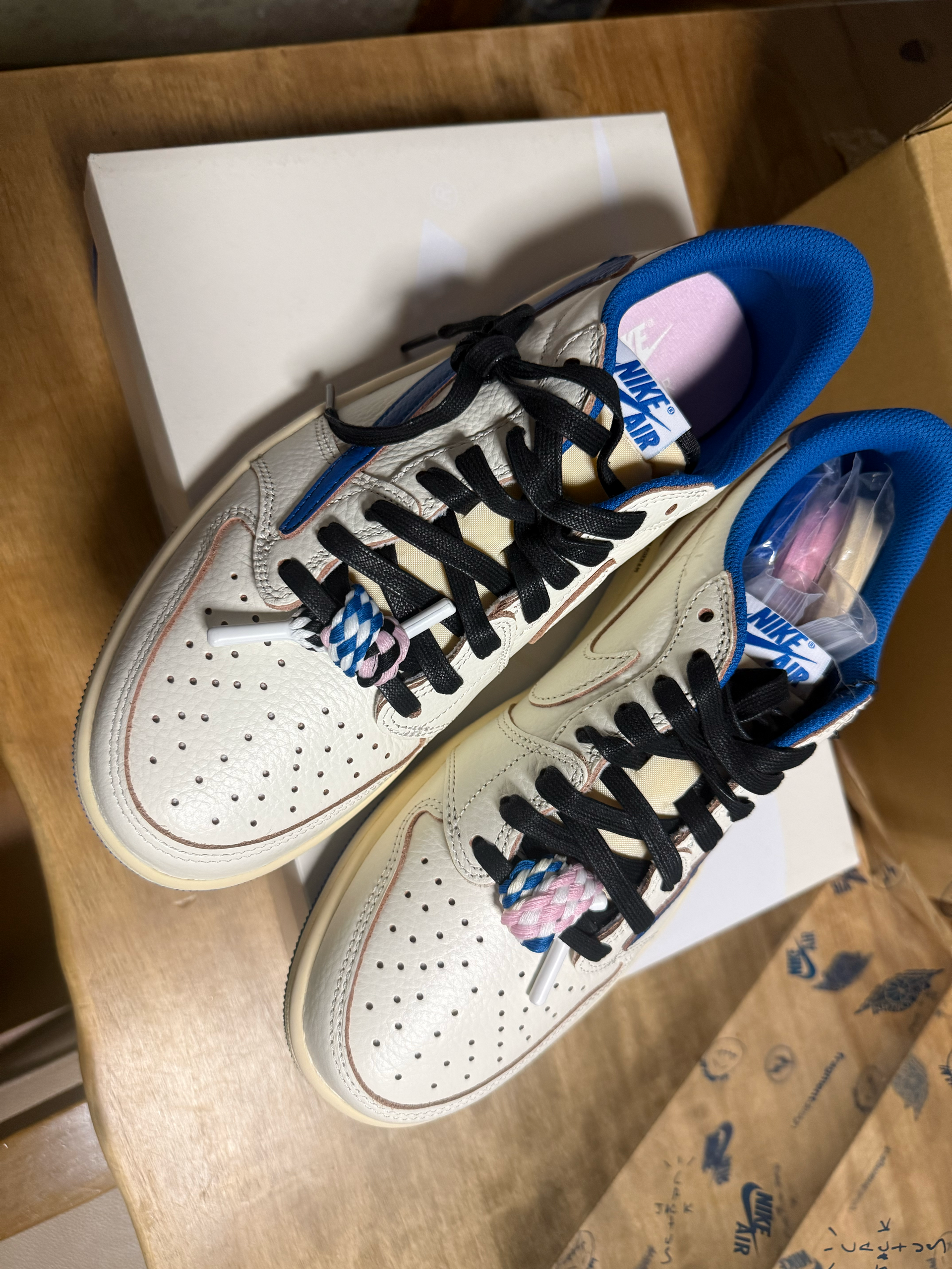 Travis Scott × fragment design × Nike Air Jordan 1 Low OG "Sail/Military Blue"