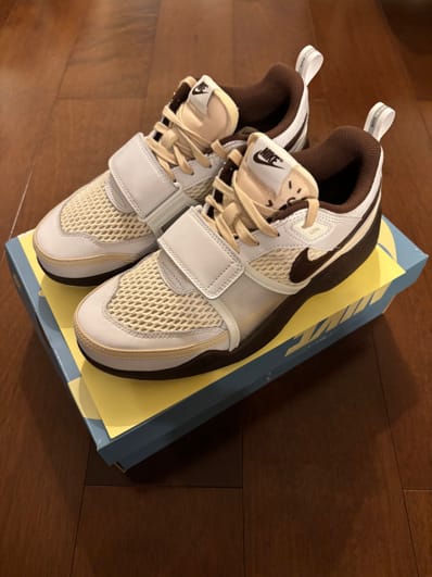 Travis Scott × Nike Zoom Field Jaxx "White and Light Chocolate"