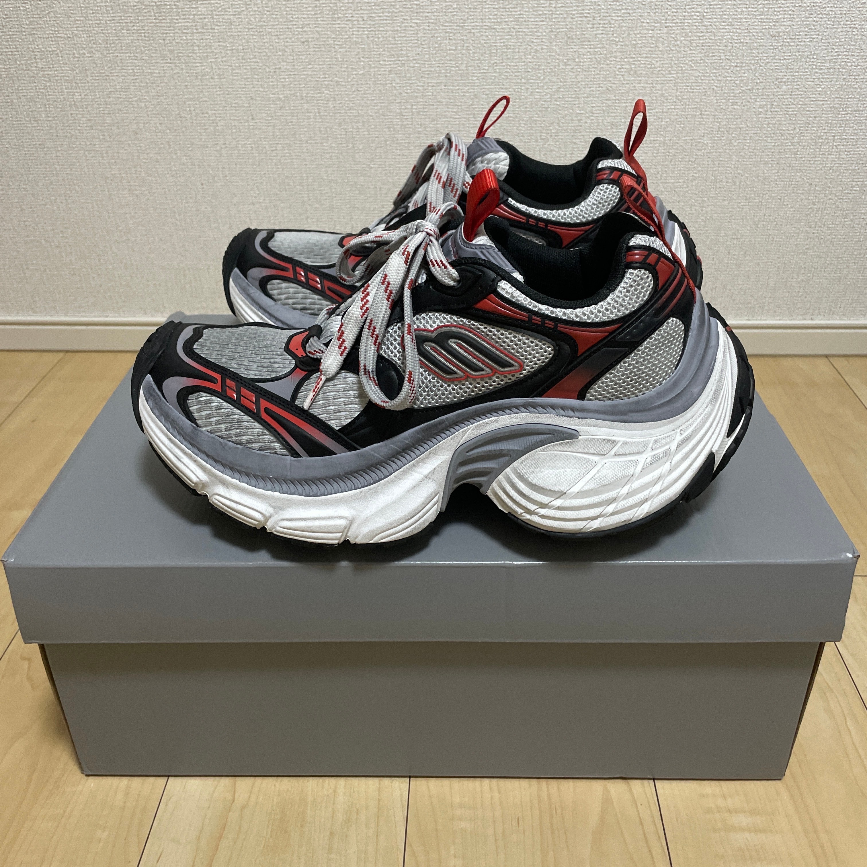BALENCIAGA 10XL Sneaker "Grey/White/Red"
