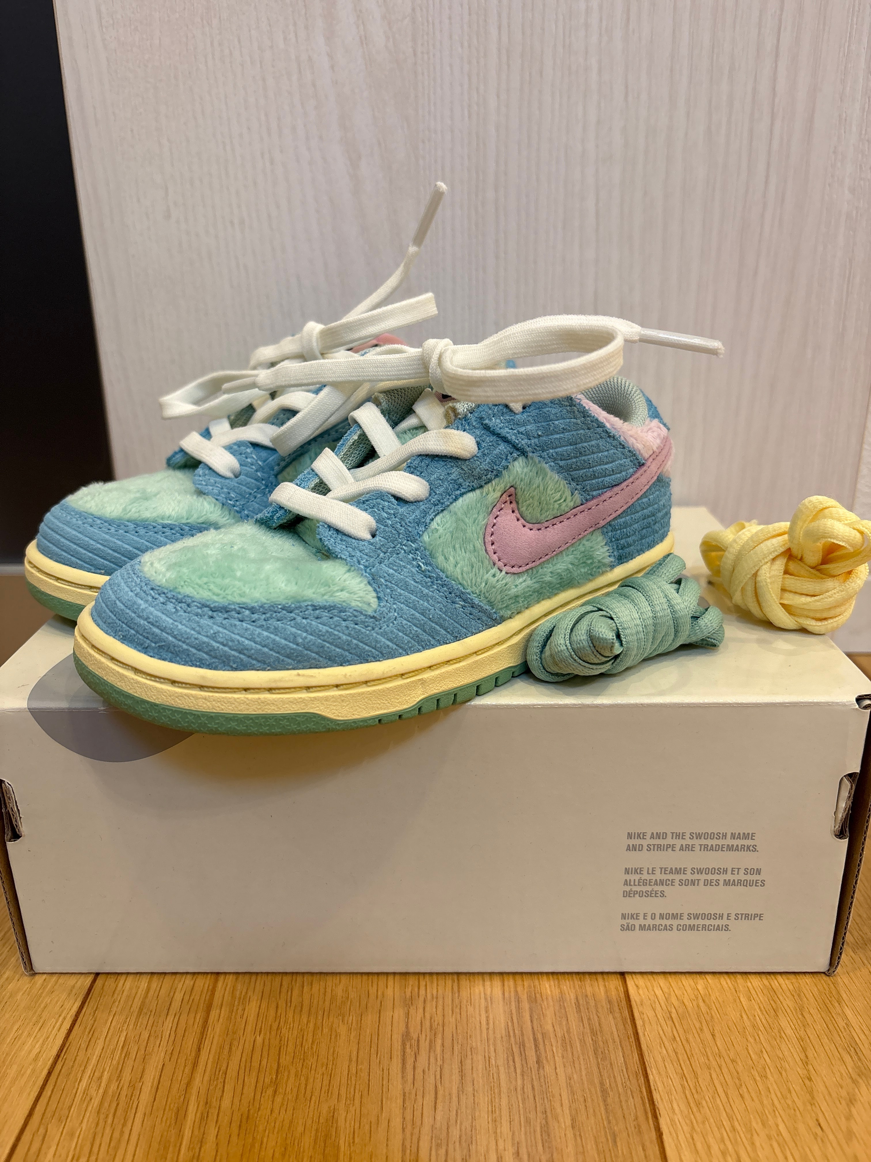 VERDY × Nike SB Dunk Low Pro QS "Visty/Blue Gaze and Enamel Green"