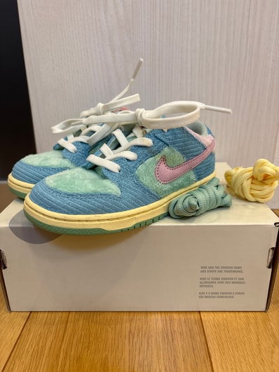 VERDY × Nike SB Dunk Low Pro QS "Visty/Blue Gaze and Enamel Green"