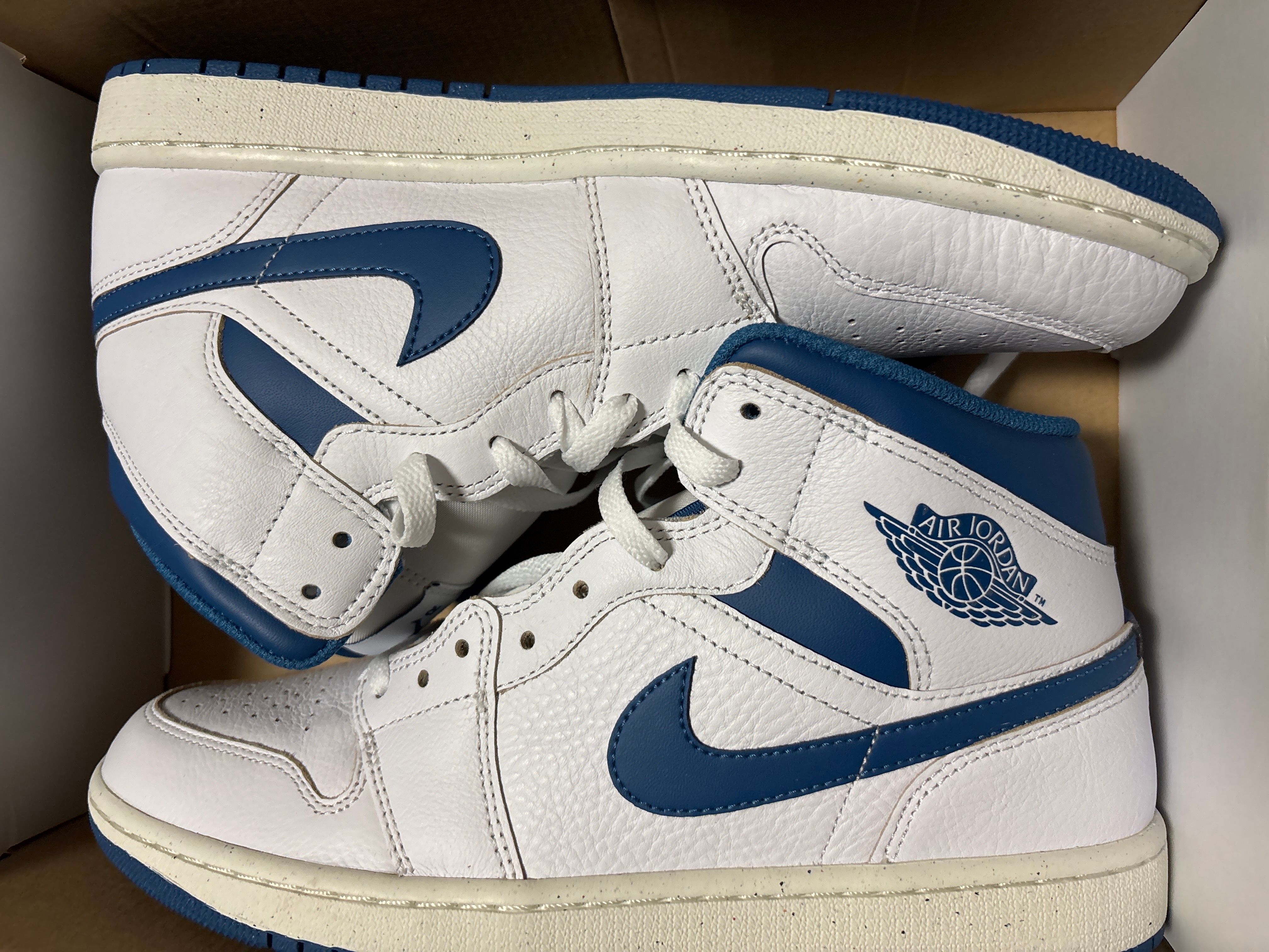 Nike Air Jordan 1 Mid SE "Industrial Blue"