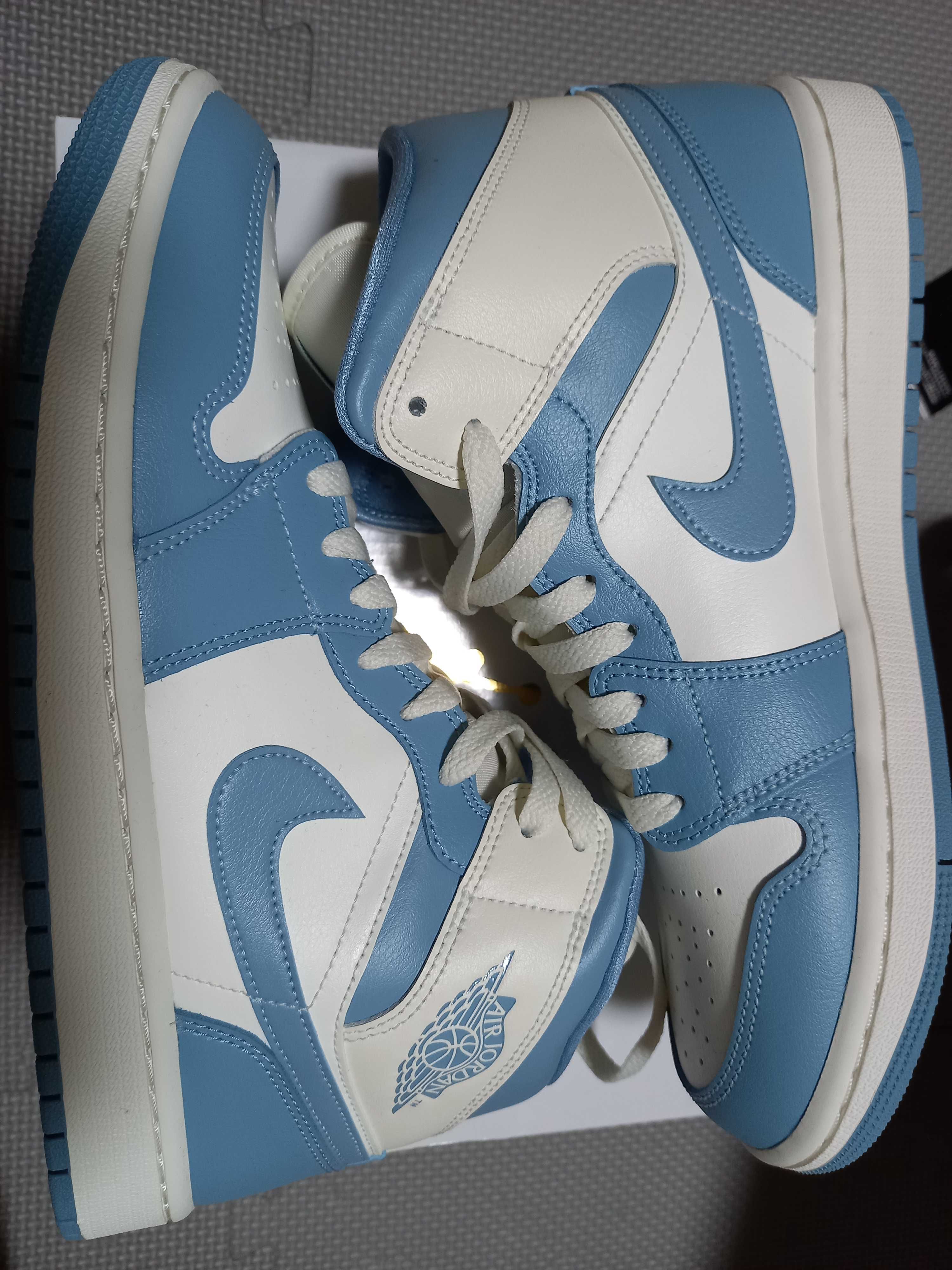 Nike Women's Air Jordan 1 Mid "University Blue"