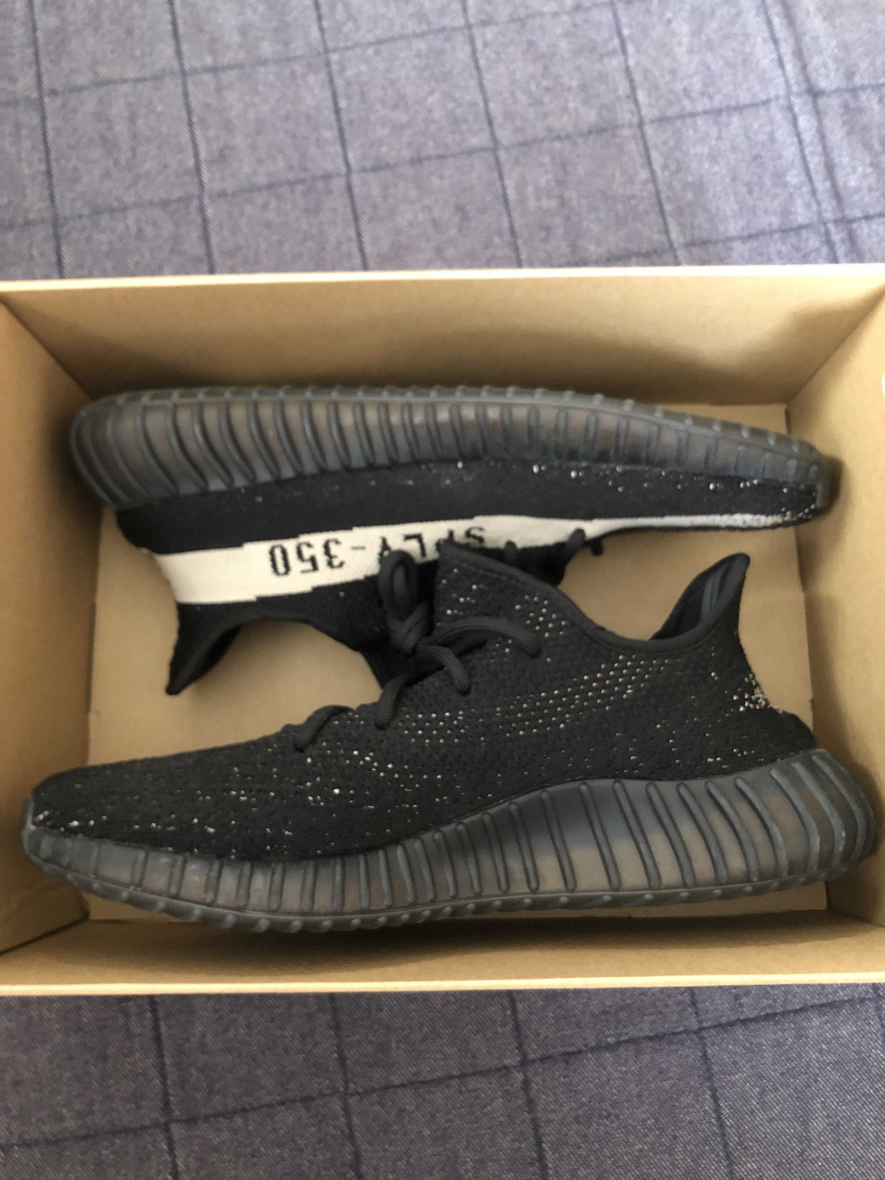 adidas YEEZY Boost 350 V2 "Oreo"