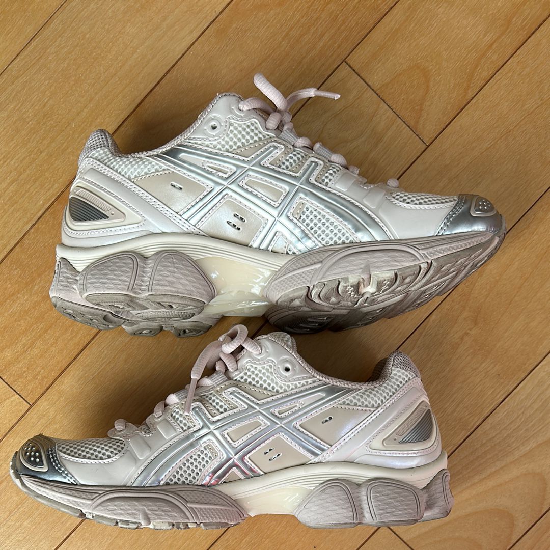 Asics Women's Gel-Nimbus 9 "Cream/Mineral Beige"