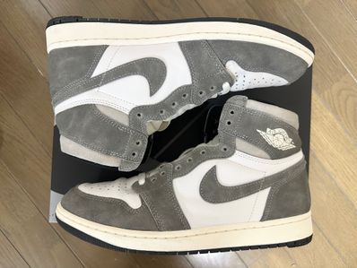 Nike Air Jordan 1 Retro High OG "Black and Smoke Grey"