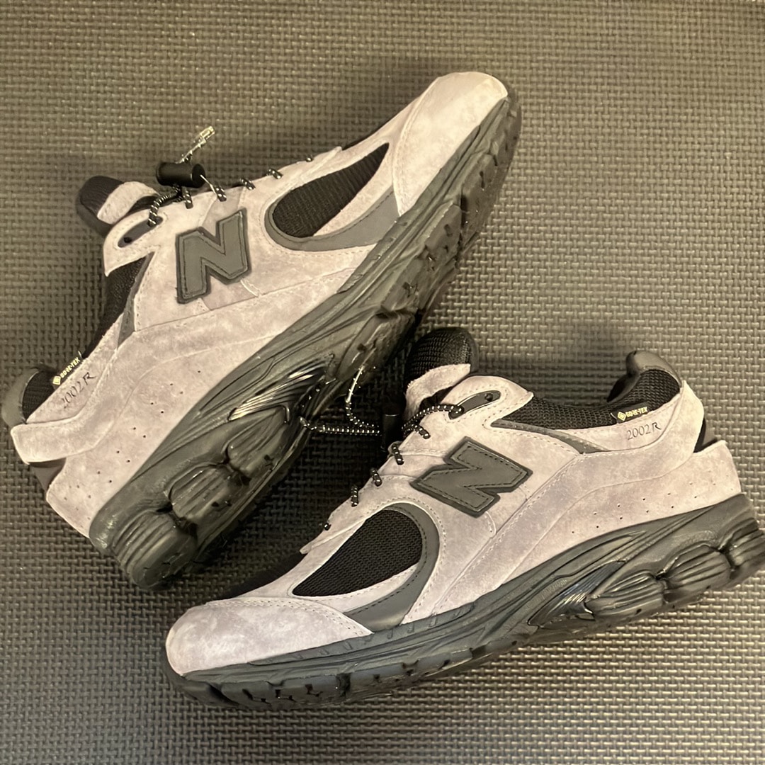 ジョウンド × ニューバランス 2002R ゴアテックス "チャコール" M2002RXZ