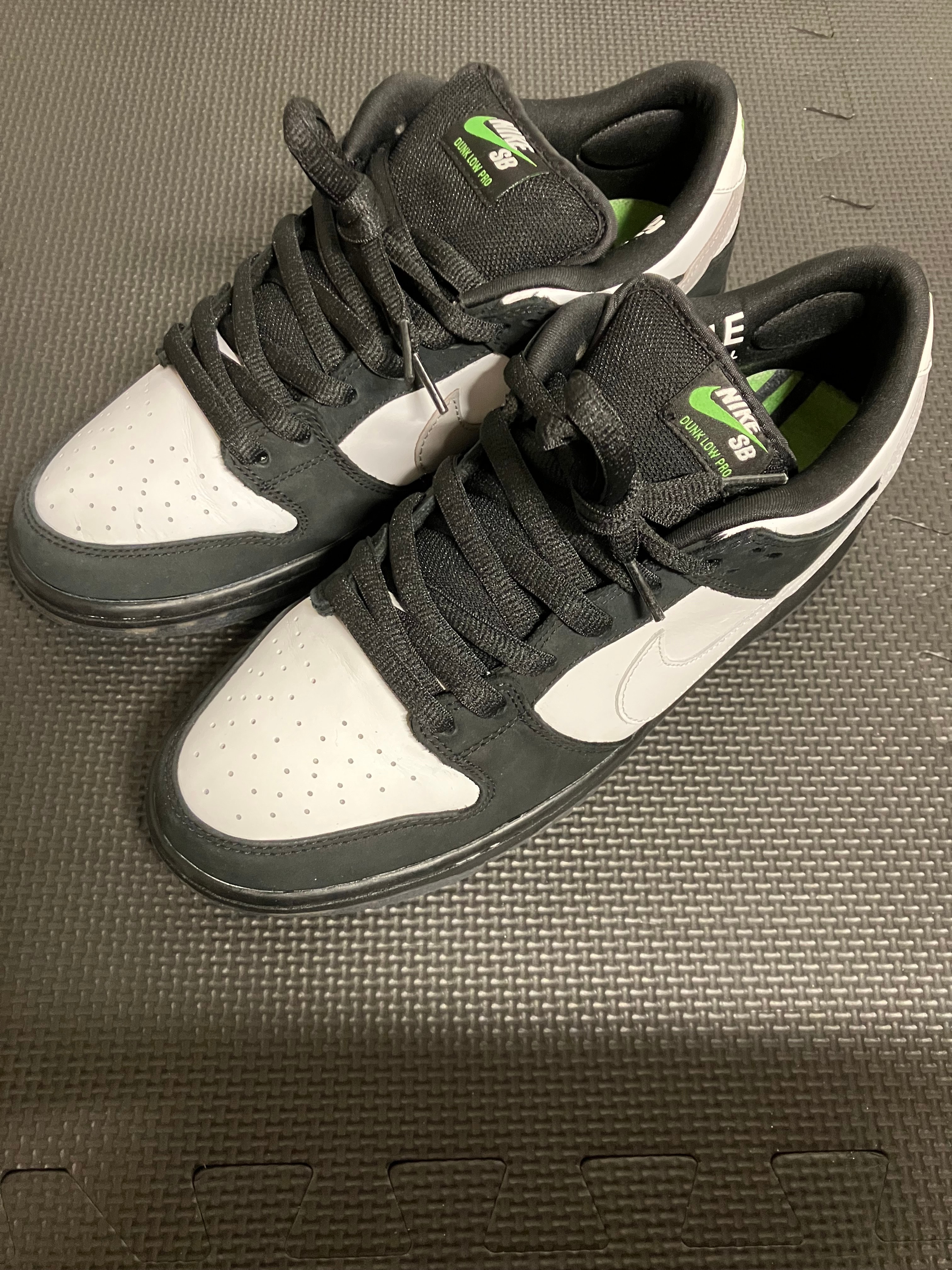 STAPLE × Nike SB Dunk Low "Pigeon Black/White"