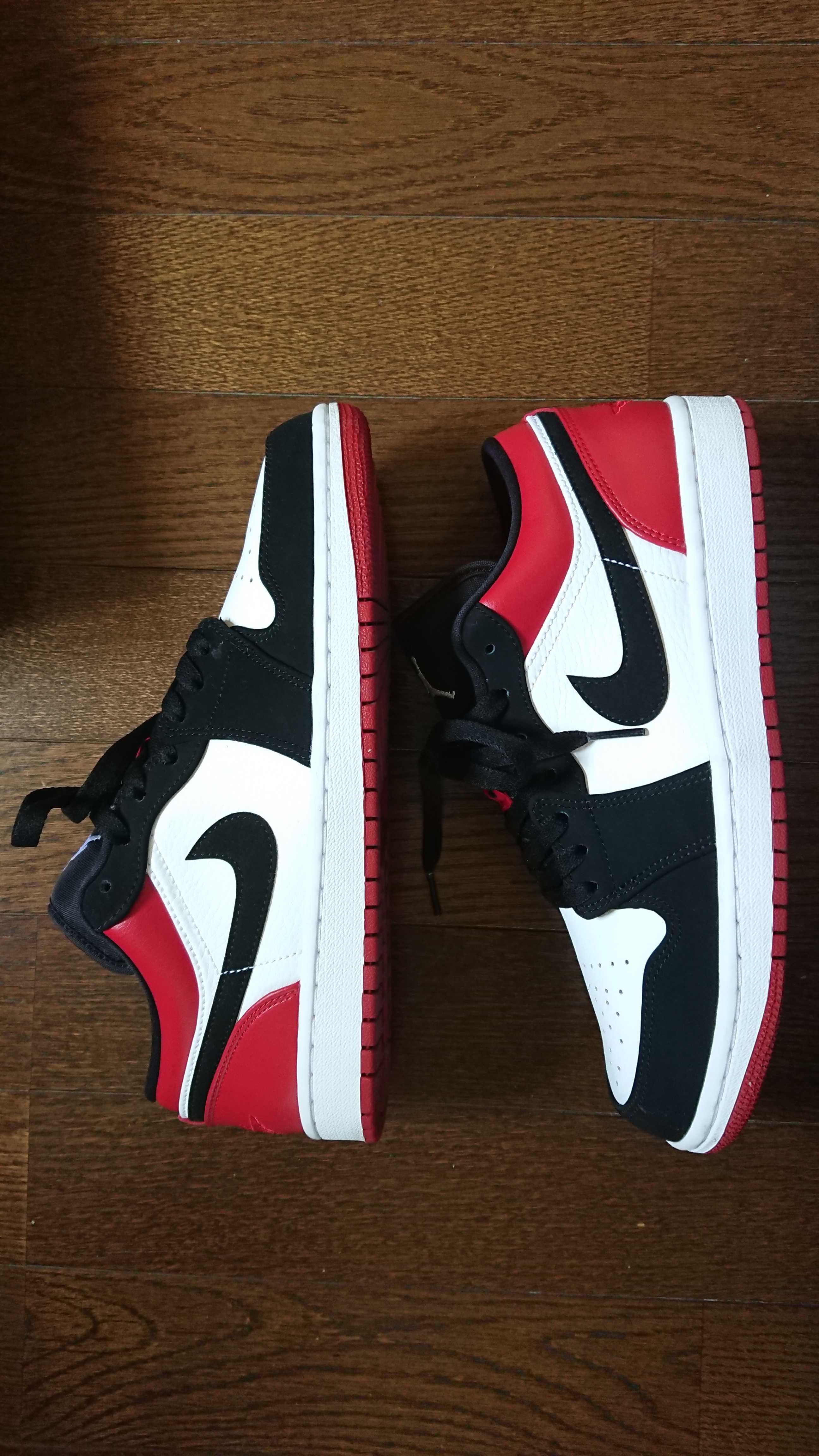 Nike Air Jordan 1 Low "Black Toe"