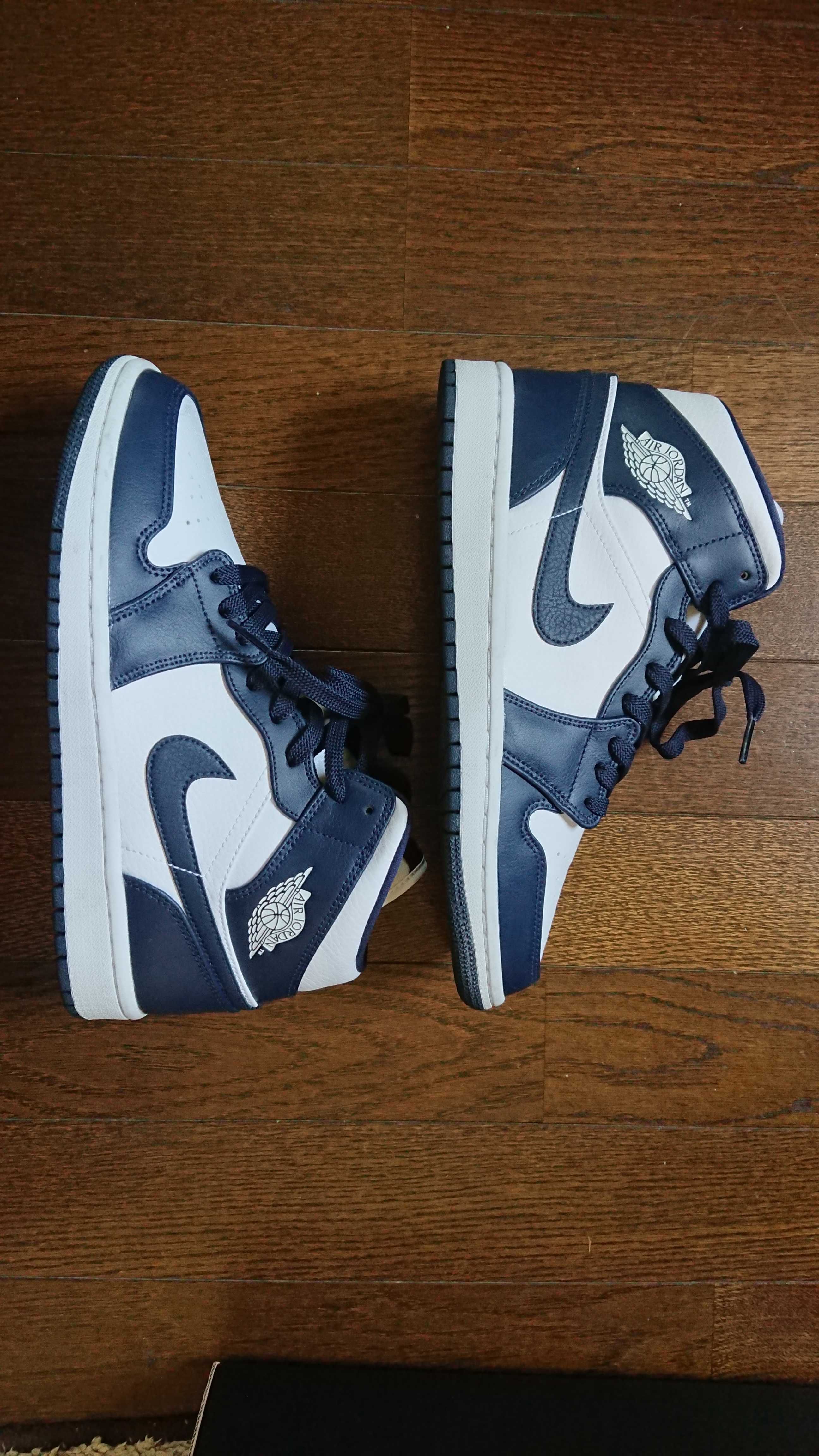 Nike Air Jordan 1 Mid "White Metallic Gold Obsidian"