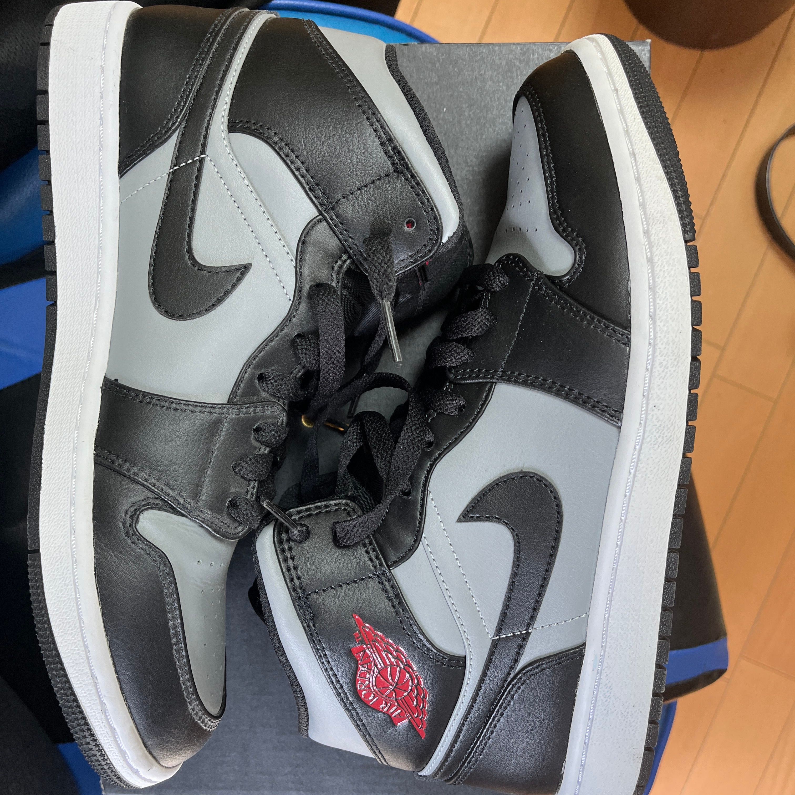 Nike Air Jordan 1 Mid "Shadow"