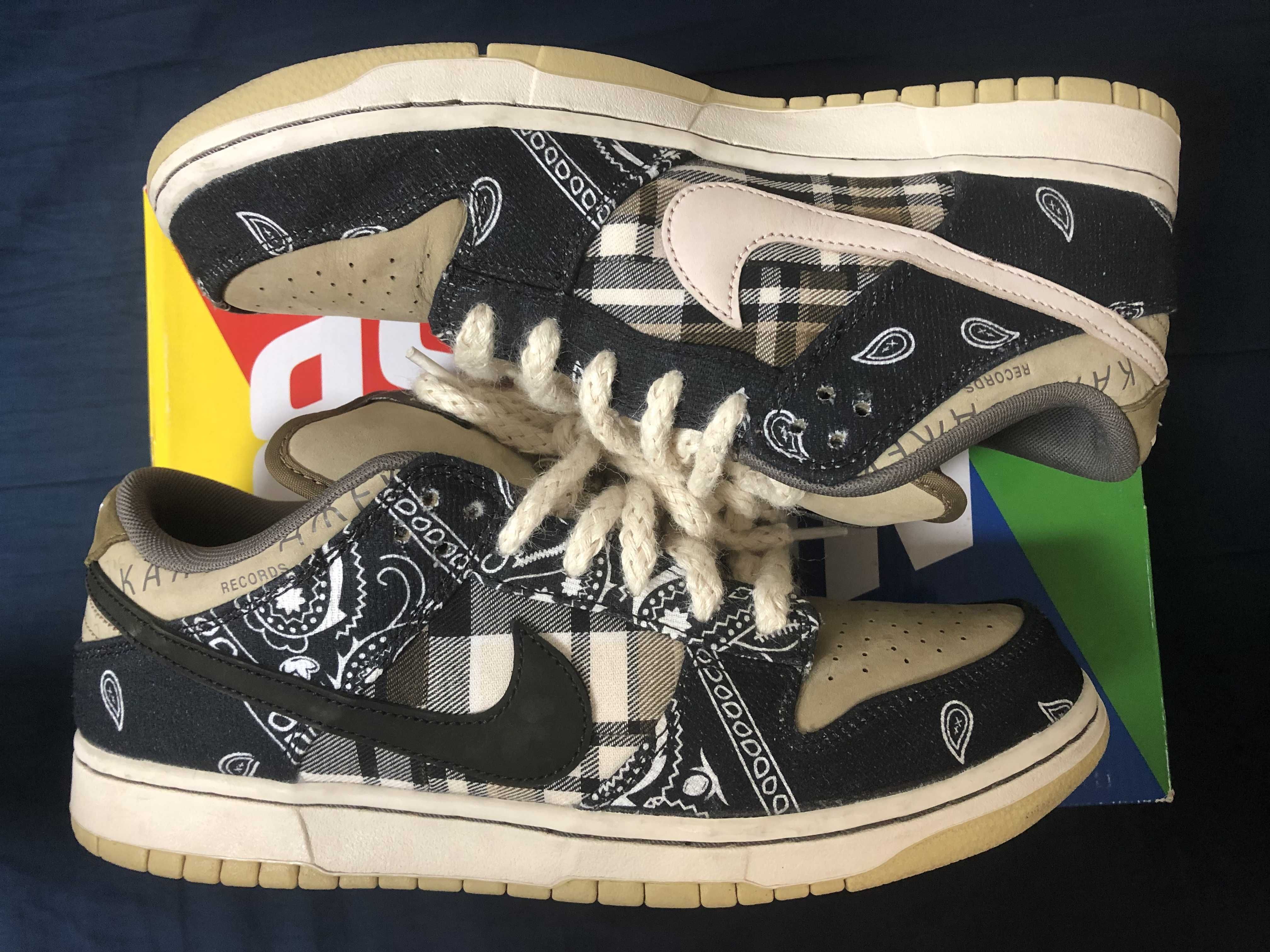 Travis Scott × Nike SB Dunk Low "Black/Parachute Beige"