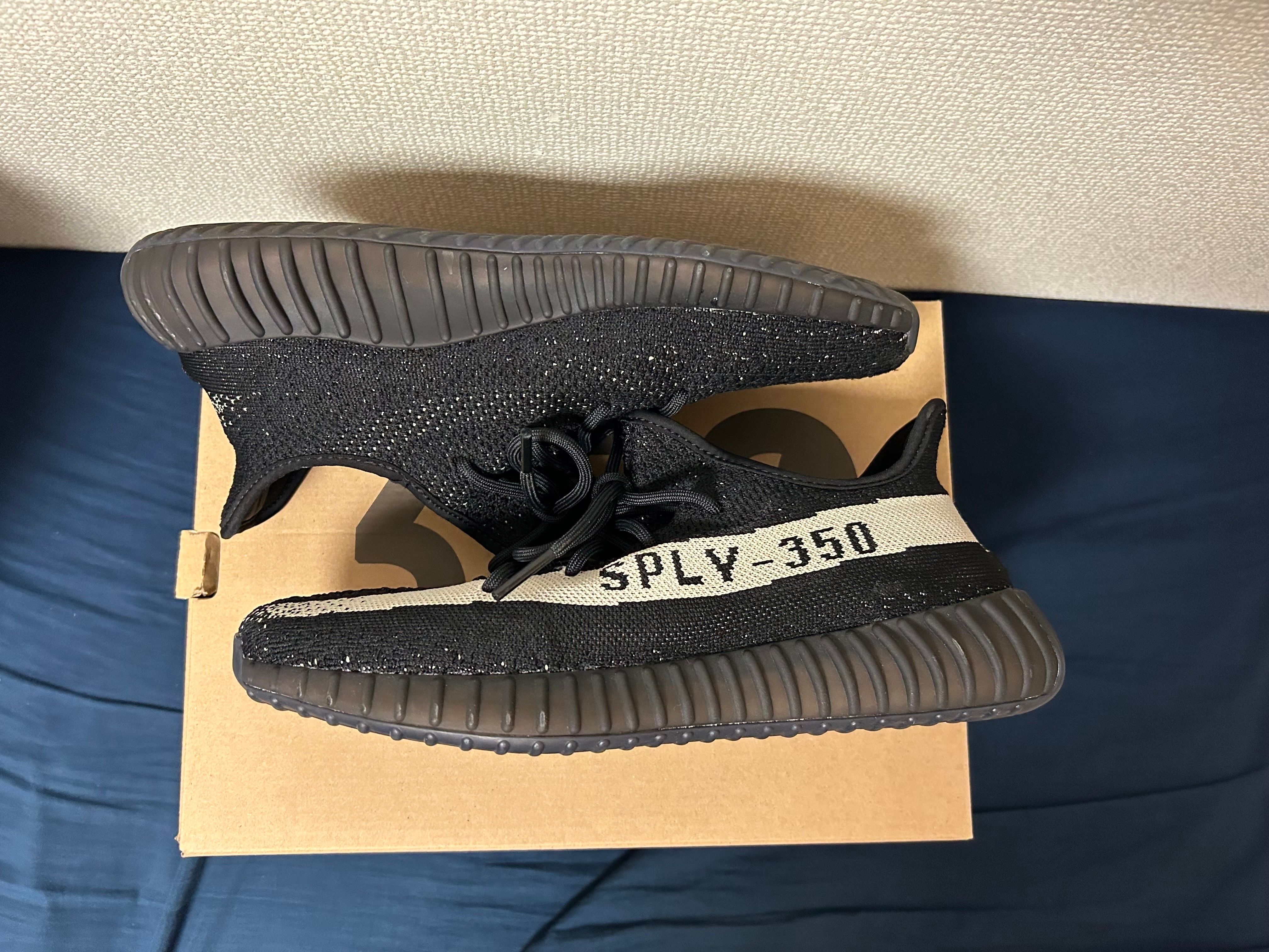 adidas YEEZY Boost 350 V2 "Oreo"