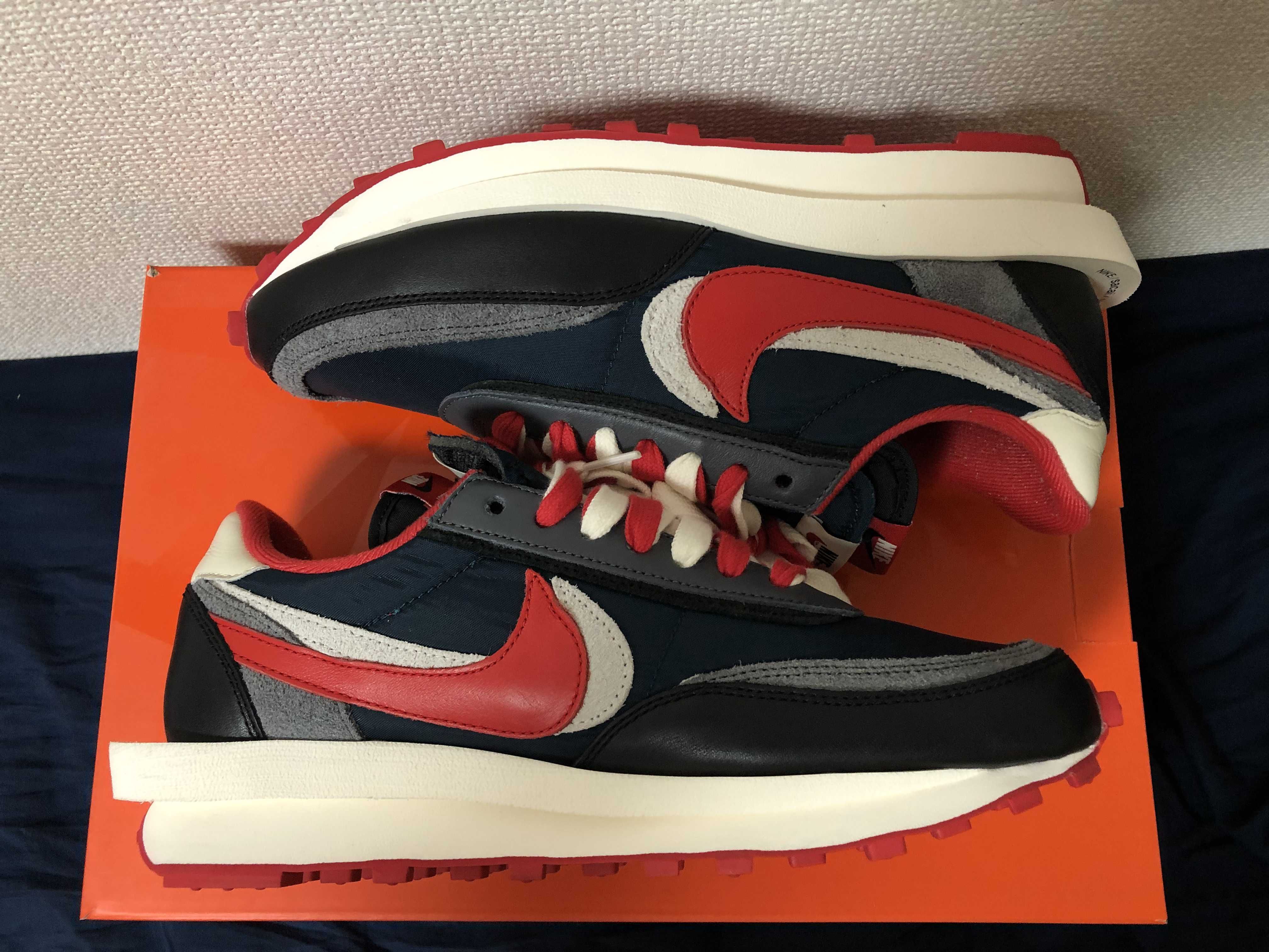 UNDERCOVER × sacai × Nike LD Waffle "Midnight Spruce/Pale Ivory-Dark Grey-University Red"