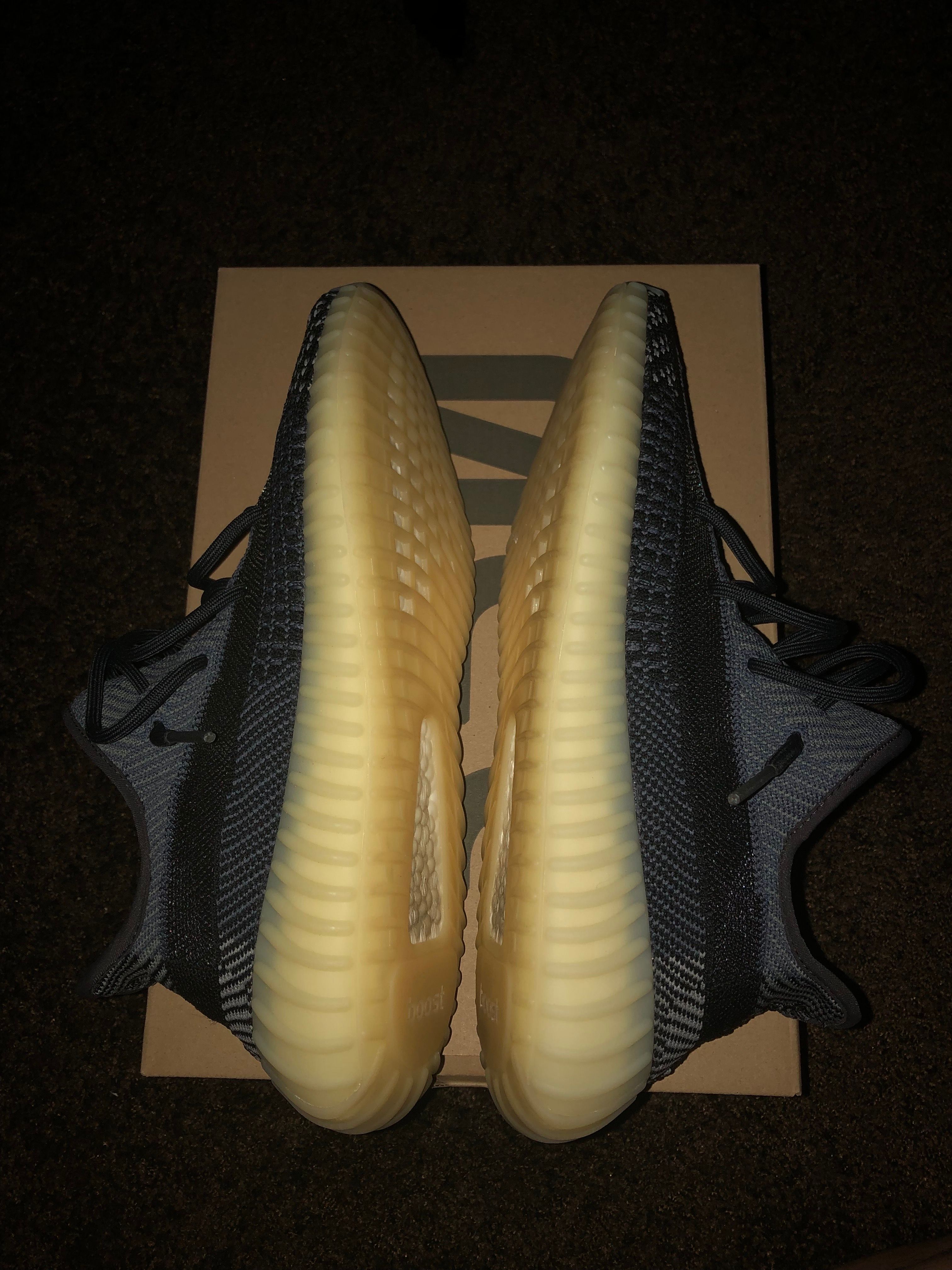 adidas YEEZY Boost 350V2 "Carbon"